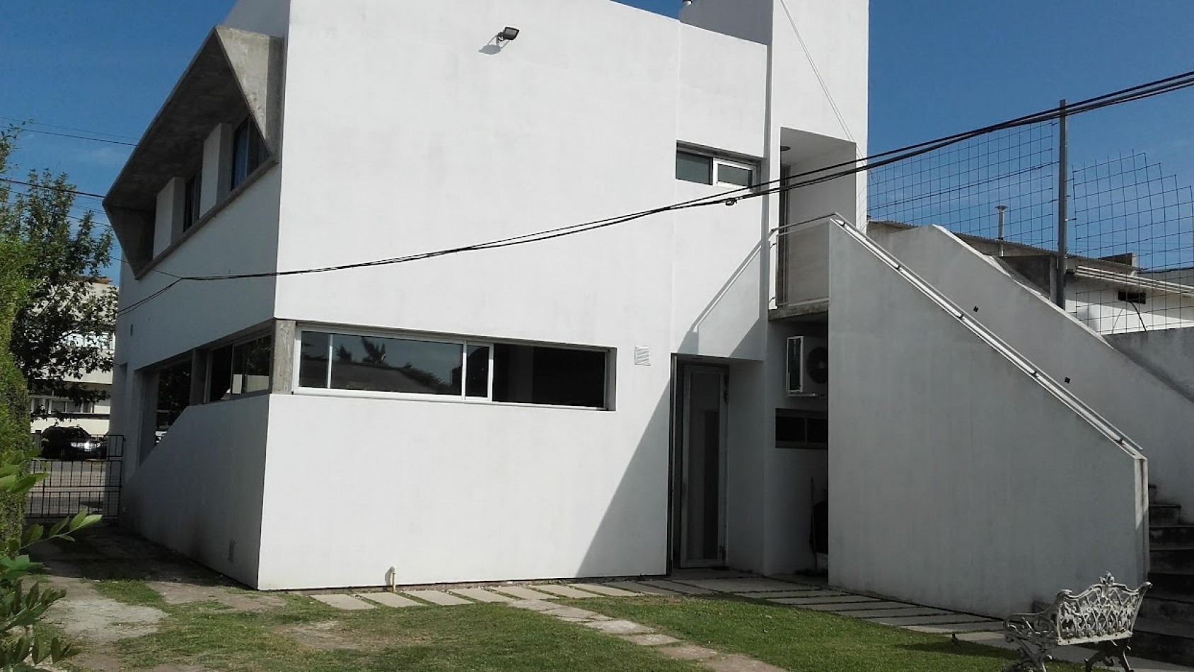 VENTA DEPARTAMENTO + SALON -EN PLANTA BAJA 