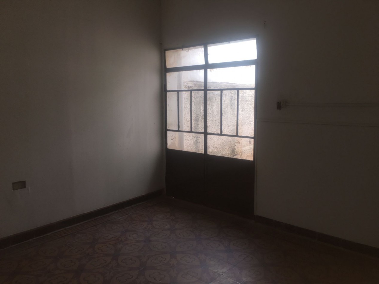 CASA A LA VENTA - BARRIO HOPPE