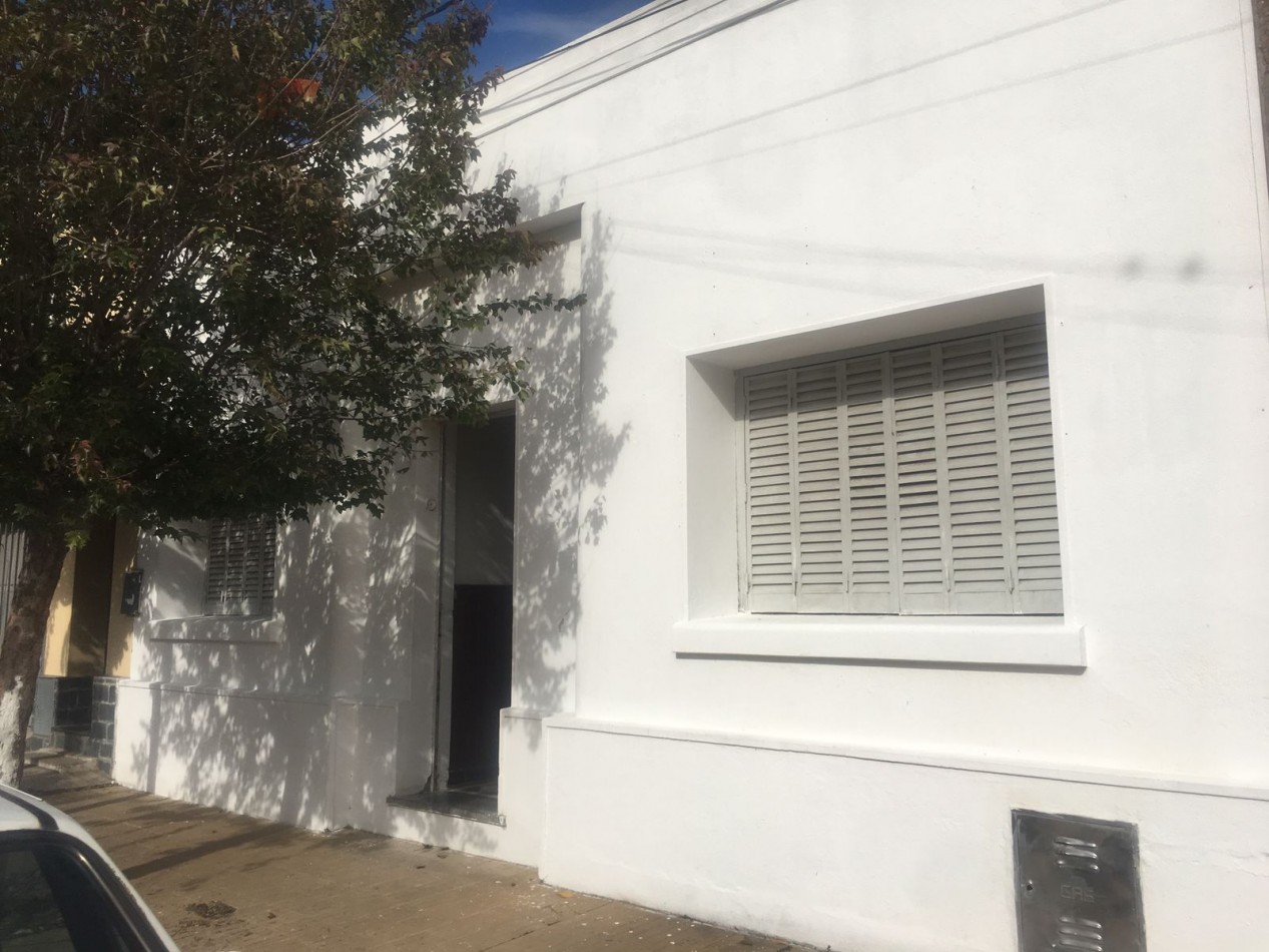 CASA A LA VENTA - BARRIO HOPPE