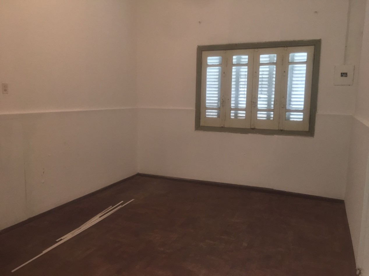 CASA A LA VENTA - BARRIO HOPPE