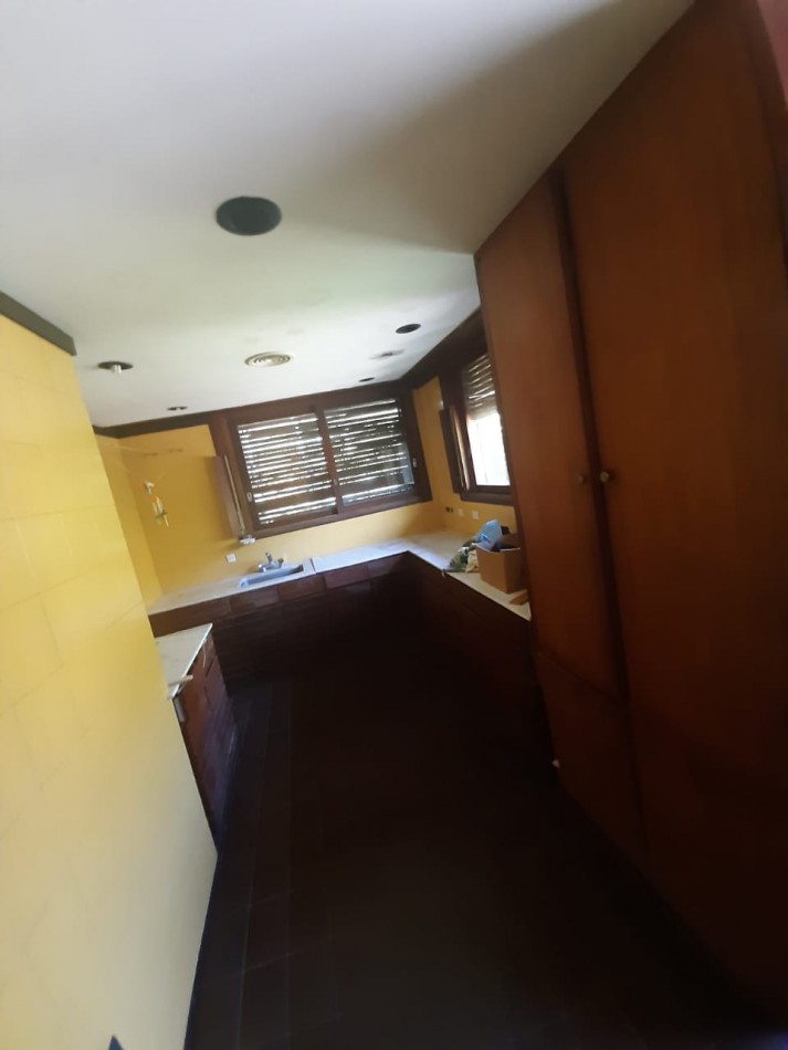 CASA EN VENTA  CON SALIDA AL RIO