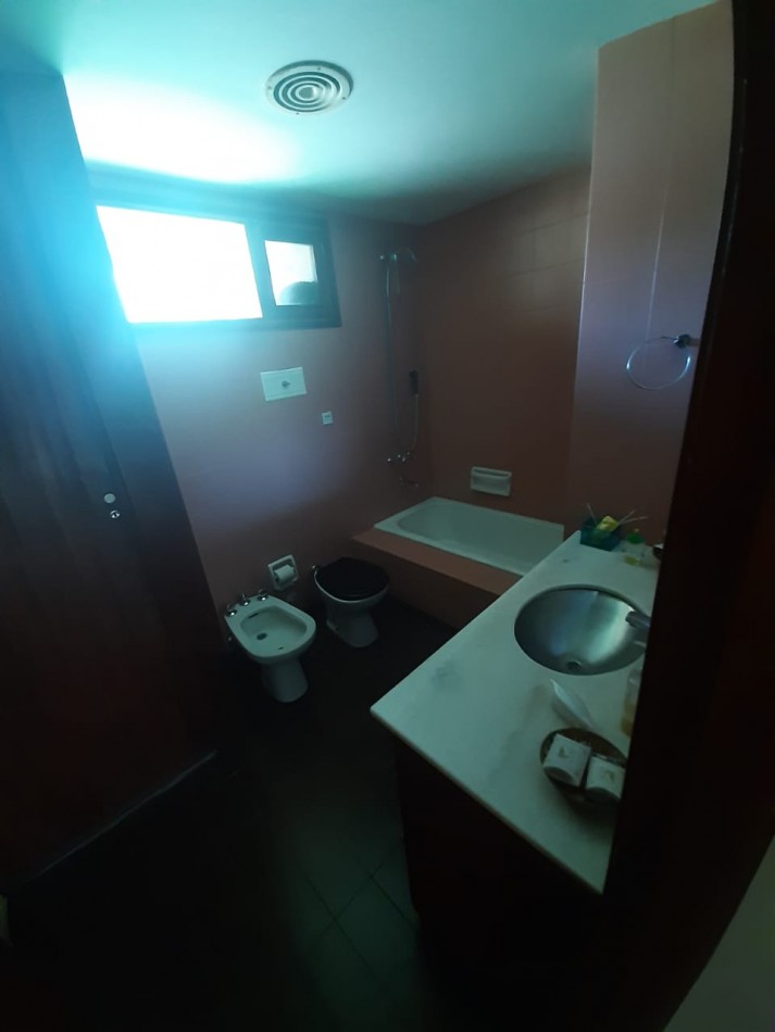 CASA EN VENTA  CON SALIDA AL RIO