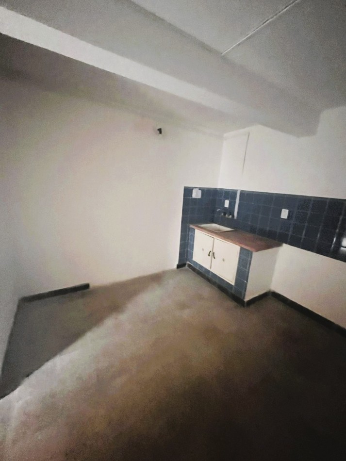 "Oportunidad en el centro: casa + local en venta en Villa Constitucion"