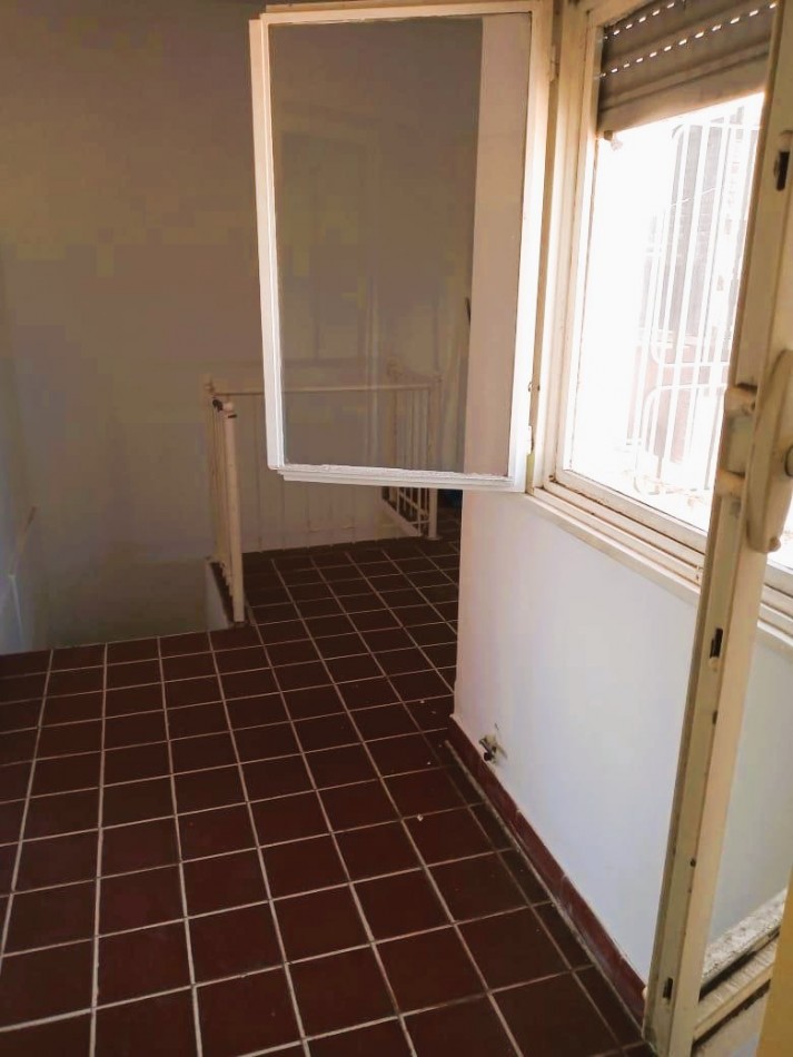 "Oportunidad en el centro: casa + local en venta en Villa Constitucion"