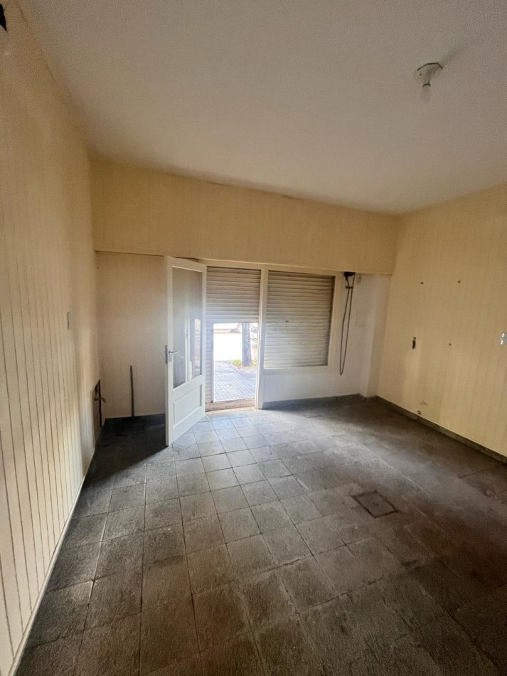 "Oportunidad en el centro: casa + local en venta en Villa Constitucion"