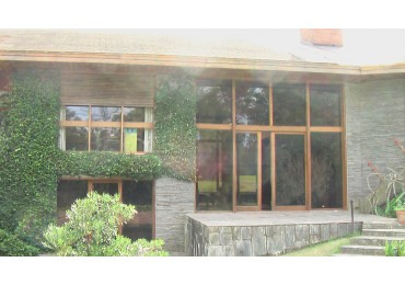 CASA EN VENTA  CON SALIDA AL RIO