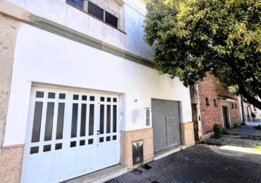 "Oportunidad en el centro: casa + local en venta en Villa Constitucion"